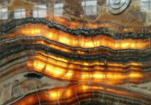 سنگ تراونیکس چگونه ساخته می شود؟